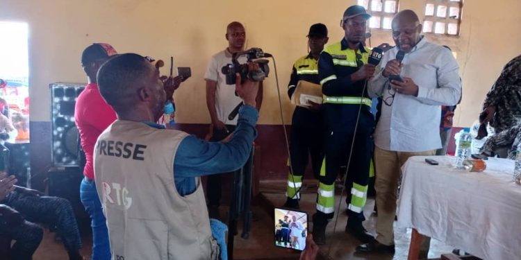 AGB2A-GIC renforce son engagement pour le développement durable : Remise officielle des agréments et financements aux groupements de femmes à Soumbouyadi
